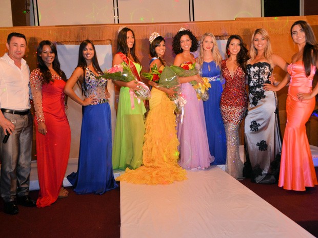 Mariana e as outras candidatas do concurso Miss Brasil Orlando 2014 (Foto: Vanessa Caetano Photograpy) Mariana e as outras candidatas do concurso Miss Brasil Orlando 2014 (Foto: Vanessa Caetano Photograpy)