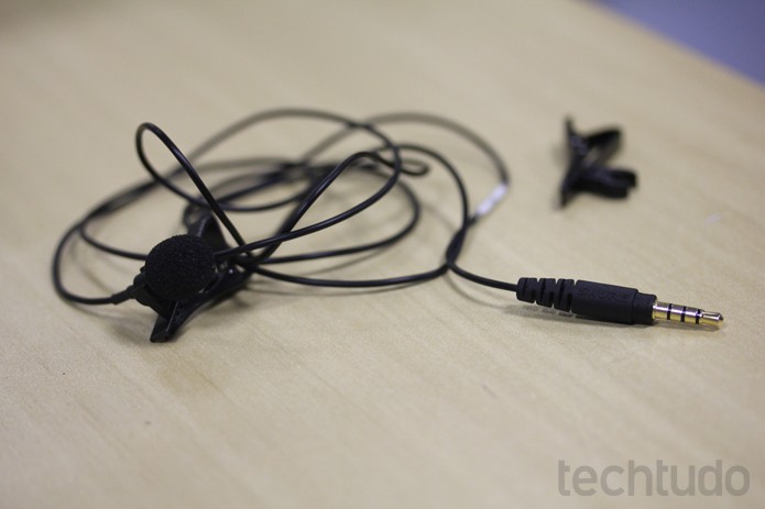 Microfone de lapela da Shure usa P2 do seu celular ou tablet, dispensando adaptador (Foto: Melissa Cruz / TechTudo) Microfone de lapela da Shure usa P2 do seu celular ou tablet, dispensando adaptador (Foto: Melissa Cruz / TechTudo)