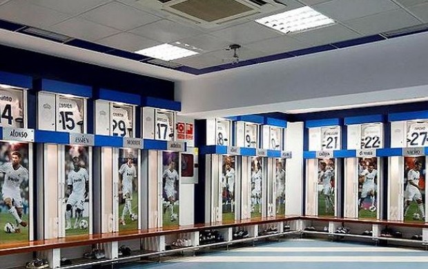 Vestiário do Real Madrid no Santiago Bernabéu (Foto: Divulgação/Realmadrid.com)