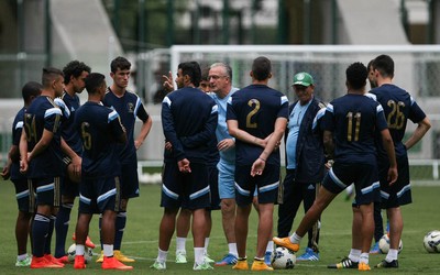 Investimentos não vingam, e Verdão recorre à base e jogadores antigos