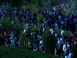 Via Sacra em Aparecida (Foto: Reprodução/TV Vanguarda)