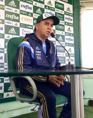 Marcelo Oliveira elogia Barrios e não vê necessidade de novos reforços