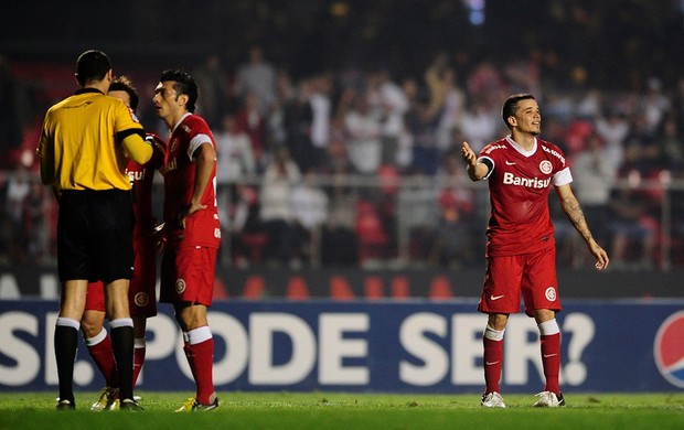 D'Alessandro é expulso contra o São Paulo (Foto: Alexandre Lops / Inter, DVG)