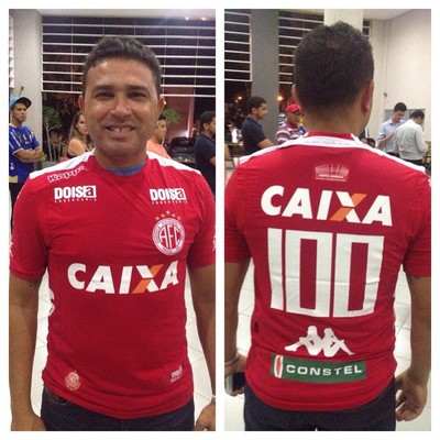 Souza - meia do América-RN - camisa nova (Foto: Andinho Júnior/Divulgação) Souza - meia do América-RN - camisa nova (Foto: Andinho Júnior/Divulgação)