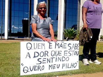 Mãe do homem que desapareceu após uma suposta ação policial (Foto: Gabriella Julie/G1 DF)