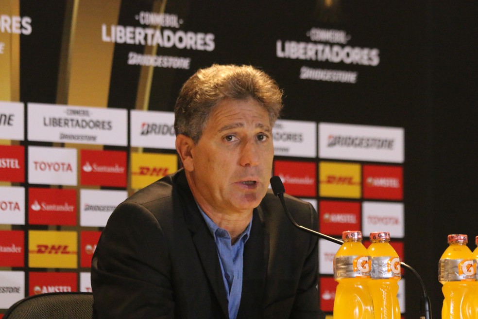 Renato elogia Grêmio após goleada (Foto: Eduardo Moura/GloboEsporte.com)