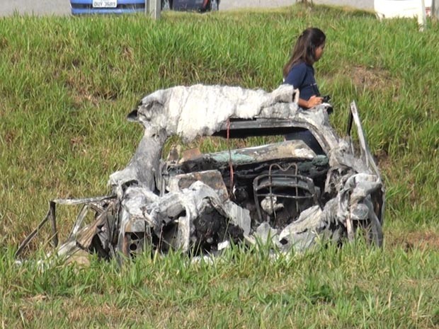 Acidente na BA deixa 4 pessoas mortas, entre elas mãe e filho (Foto: Imagens / TV Bahia)
