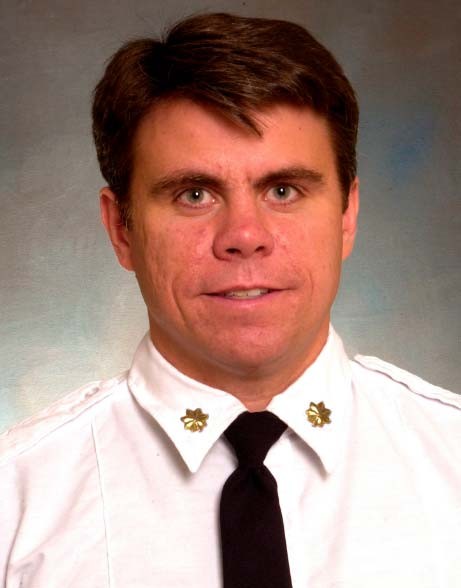Bombeiro Michael J. Fahy morreu em explosão de prédio nesta terça-feira (27) em Nova York (Foto: Reprodução/ Twitter/ FDNY) Bombeiro Michael J. Fahy morreu em explosão de prédio nesta terça-feira (27) em Nova York (Foto: Reprodução/ Twitter/ FDNY)