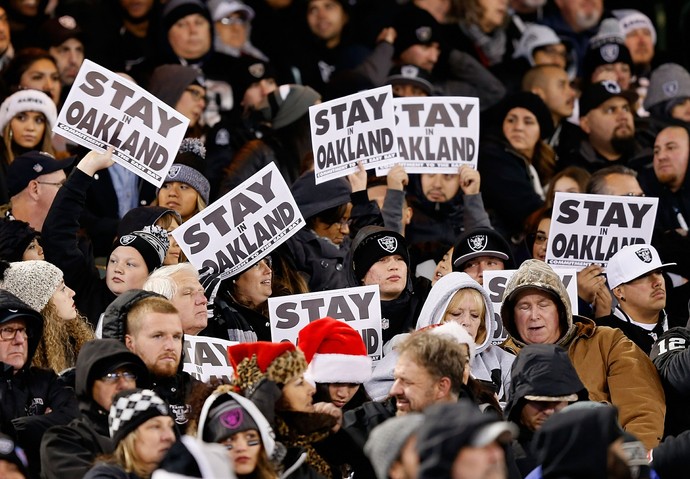 Fãs protestam Oakland Raiders x San Diego Chargers NFL futebol americano (Foto: Getty Images)