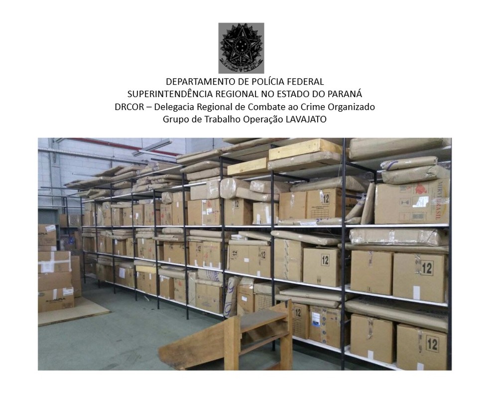Segundo a Polícia Federal, as caixas contém bens do ex-presidente Lula (Foto: Reprodução/PF)
