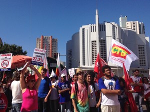 Trabalhadores protestam em Goiânia, Goiás (Foto: Luísa Gomes/G1)