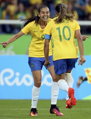 Andressa Alves e Marta Brasil x China (Foto: Reuters)