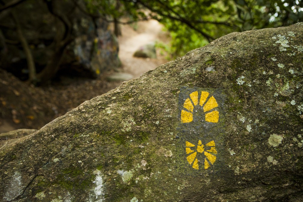 Sinalização da trilha em trecho de Grumari (Foto: Rafael Duarte)