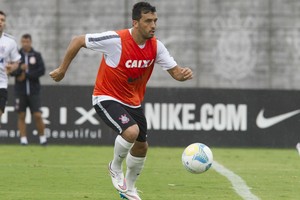 Sem Fagner por um mês, Tite efetiva Edilson na lateral em treinamento