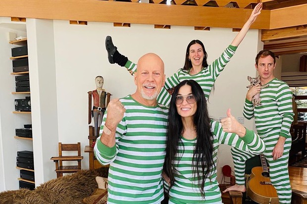 Bruce Willis e Demi Moore com a filha, Scout (Foto: Reprodução/Instagram) Bruce Willis e Demi Moore com a filha, Scout (Foto: Reprodução/Instagram)