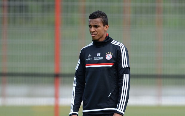 Luiz Gustavo treino Bayern de Munique (Foto: AFP)
