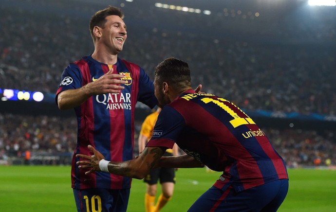 Neymar e Messi gol Barcelona (Foto: AFP)