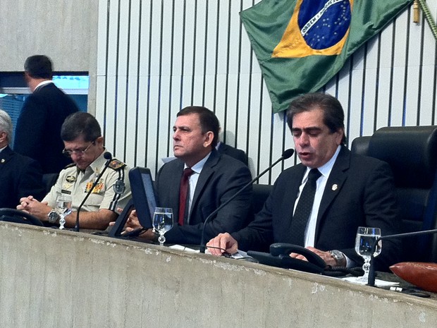 Secretário da Segurança do Ceará visita AL para se defender de críticas do crescimento da violência (Foto: Diana Vasconcelos/G1)