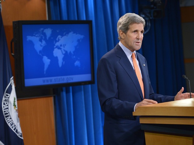 O secretário de Estado dos EUA, John Kerry, durante a apresentação do ‘Relatório de Países sobre Práticas de Direitos Humanos em 2014', na sede do Departamento de Estado, em Washington, na quinta (25) (Foto: AFP Photo/Mandel Ngan)