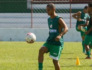 Fabrício, meio campista da Tuna no Parazão 2013, durante treino no Souza (Foto: Marcelo Seabra / O Liberal) Fabrício, meio campista da Tuna no Parazão 2013, durante treino no Souza (Foto: Marcelo Seabra / O Liberal)