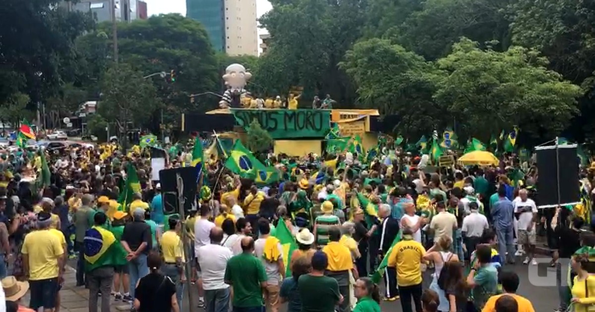 Manifestantes fazem ato em apoio à Lava Jato em Porto Alegre - Globo.com