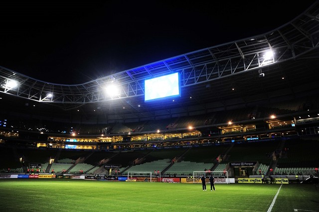 Derrota cria decisão ao Palmeiras, e risco de portões fechados passa a preocupar