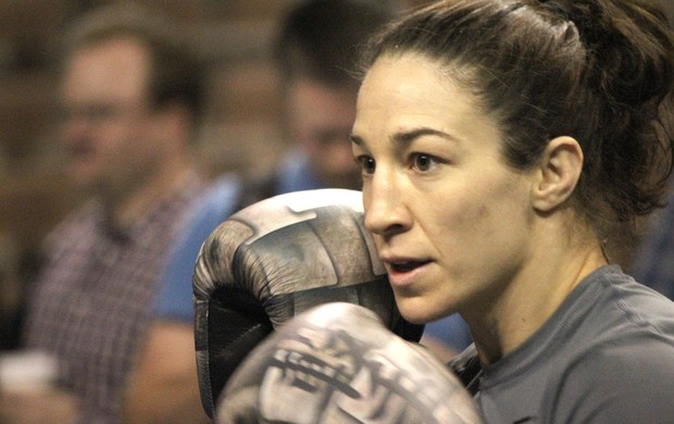 Sara McMann treino aberto UFC  (Foto: Evelyn Rodrigues)