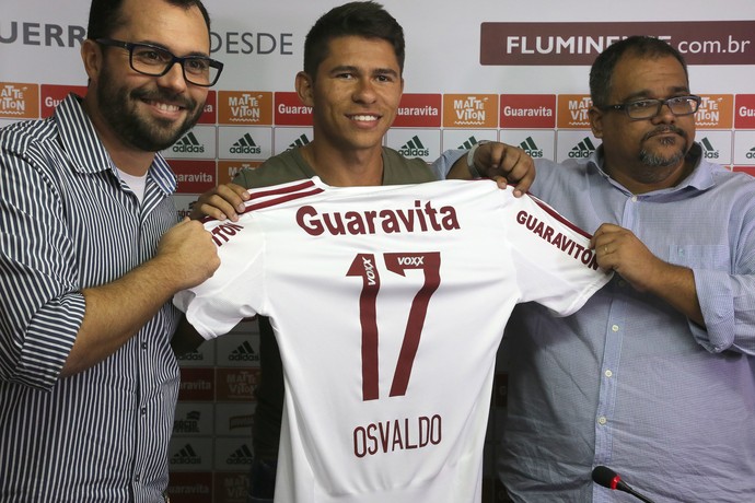 Osvaldo com a camisa do Fluminense (Foto: Nelson Perez / Fluminense FC) Osvaldo com a camisa do Fluminense (Foto: Nelson Perez / Fluminense FC)