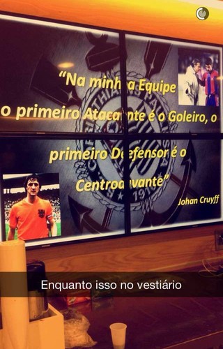 Timão evoca Cruyff, joga bem, manda quatro na trave e arranca vitória no fim