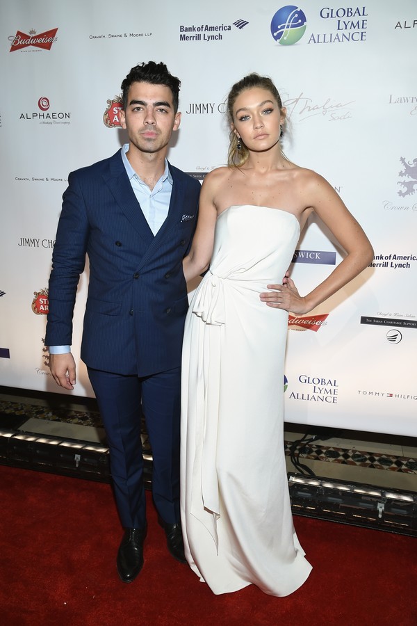 O cantor Joe Jonas e a modelo Gigi Hadidi (Foto: Getty Images)