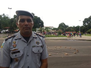 Coronel Ailton já está na Praça da Bandeira (Foto: Thaís Pucci/G1)