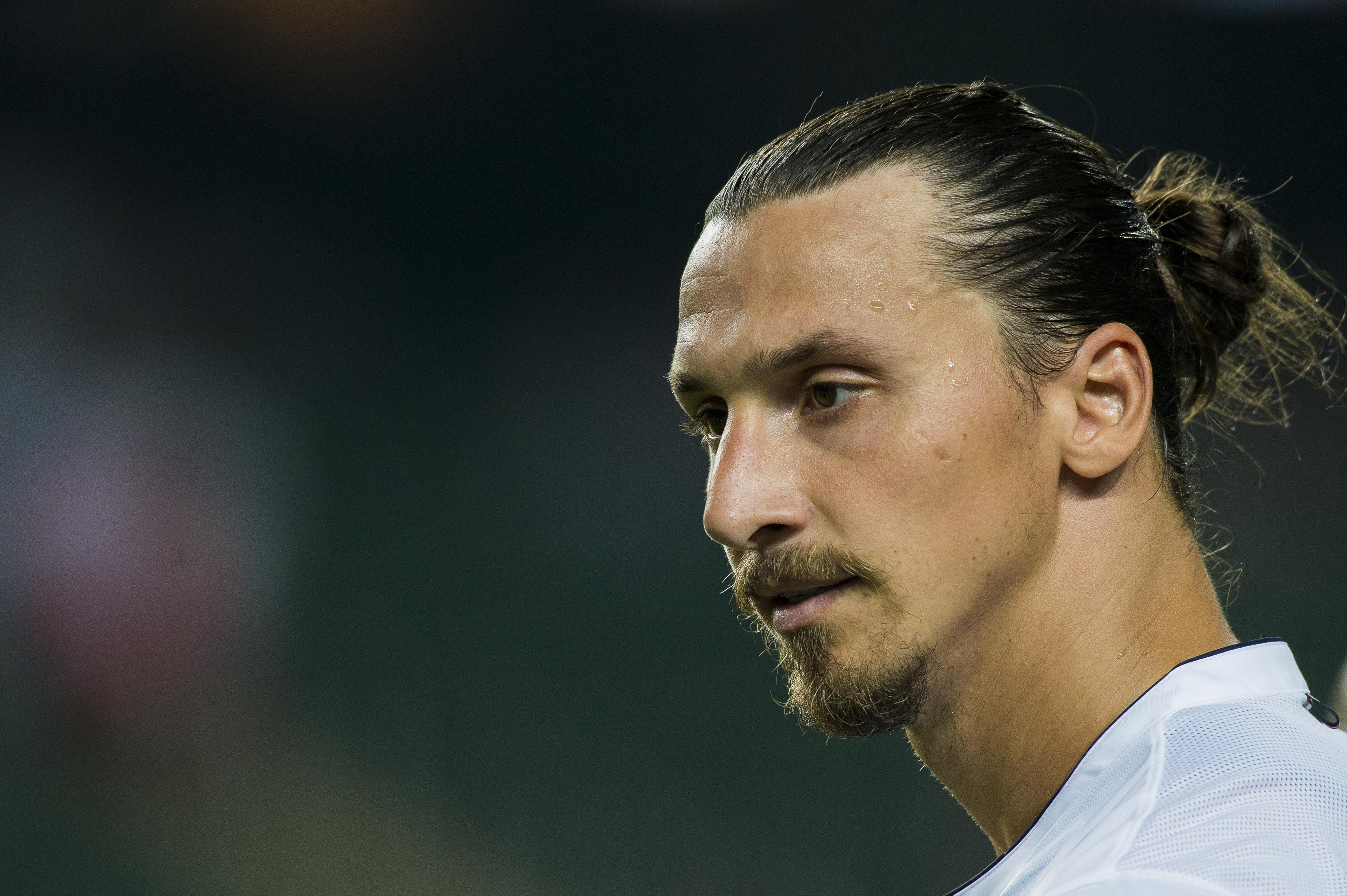 Escritor búlgaro vira sósia do atacante sueco Ibrahimovic em jornal  italiano – Vírgula