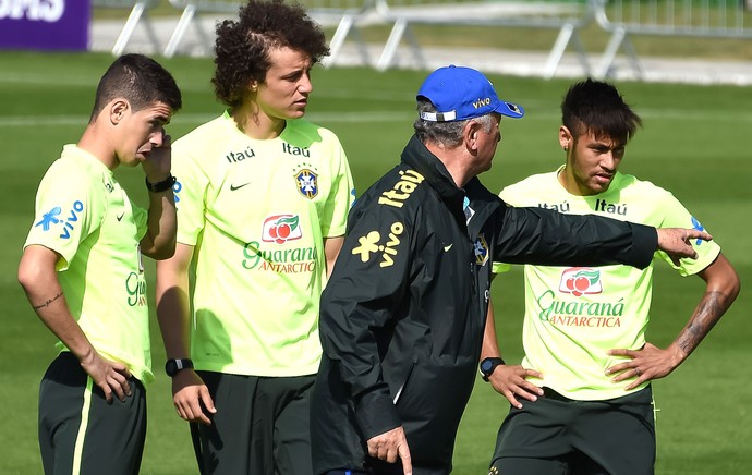 Felipão, Neymar, Oscar, David Luiz  Treino Seleção Brasileira 01/06 (Foto: Getty Images)