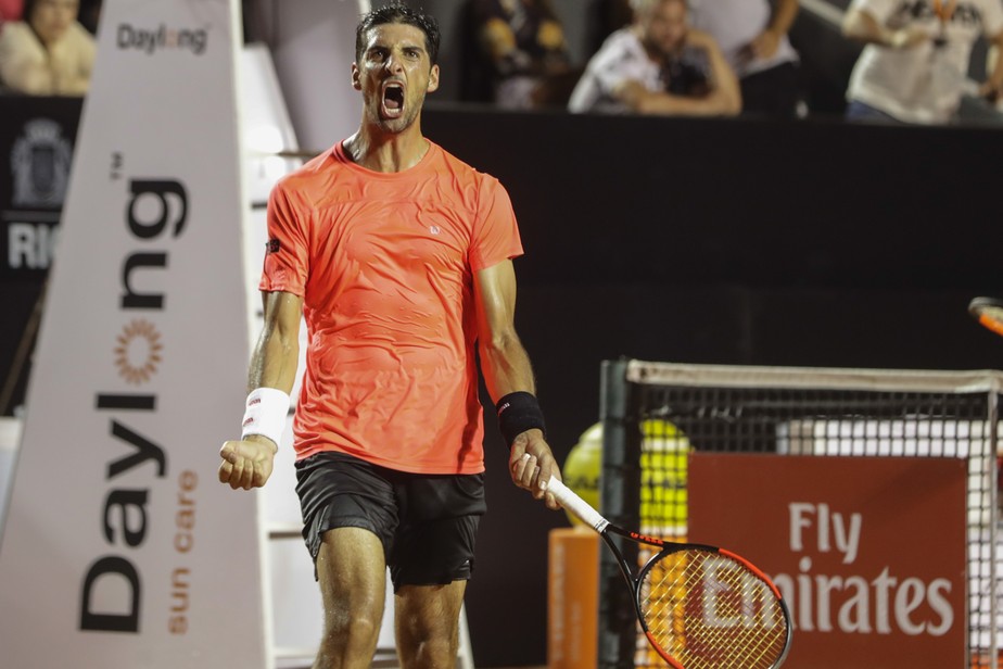 Inspirado, Bellucci surpreende Nishikori e vence na estreia do Rio Open