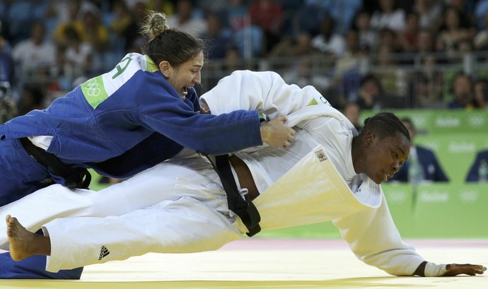 Audrey Tcheumeo x Mayra Aguiar;  França x Brasil; judô (Foto: REUTERS/Stoyan Nenov)