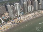 Turistas e banhistas lotam as praias e as estradas do litoral de São Paulo