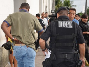 Sargento da PM foi preso durante Operação 'Esqueleto' em João Pessoa (Foto: Walter Paparazzo/G1)