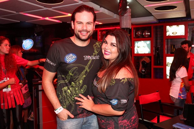 Fabiana Karla e marido (Foto: Clayton Militão - Photo Rio News)