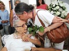 Mãe de Caetano e Bethânia faz 105 anos e filho se declara: 'Nossa rainha'