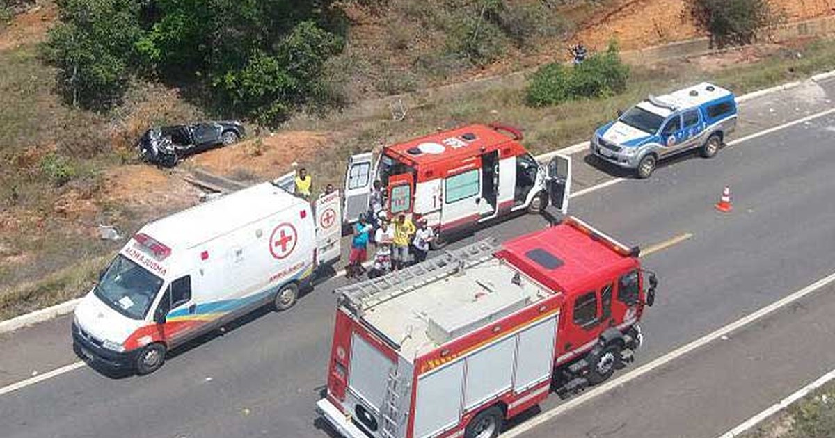 G1 Motorista Perde Controle Da Direção E Cai Em Barranco Na Estrada Do Coco Notícias Em Bahia 