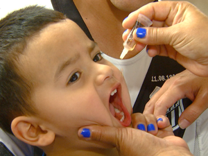 Vacinação contra sarampo e pólio em Campinas (SP) (Foto: Reprodução EPTV )