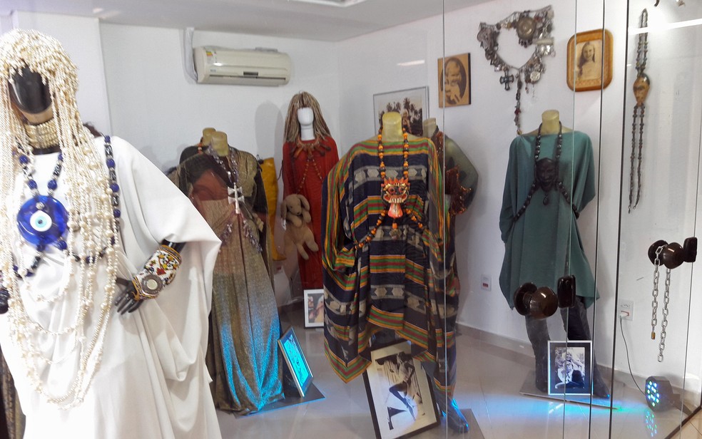 Exposição de looks de Elke Maravilha (Foto: Flavio Ismerin/G1)