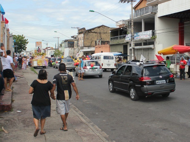 Carreata percorreu duas de Manaus na manhã desta quarta (Foto: Camila Henriques/G1 AM)