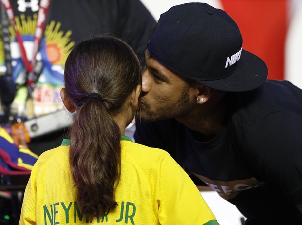 Neymar no Japão (Foto: Agência Reuters)