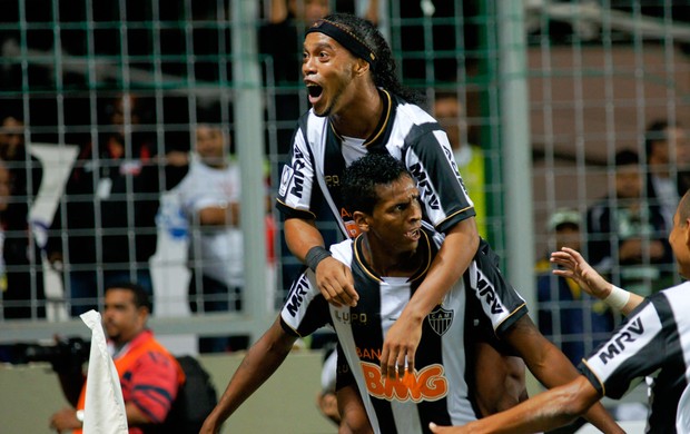 Ronaldinho Jô gol Atlético-MG x São Paulo (Foto: Yuri Edmundo / Ag. Estado)