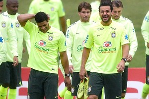 Fred Hulk no treino da Seleção (Foto: Gaspar Nóbrega / VIPCOMM)