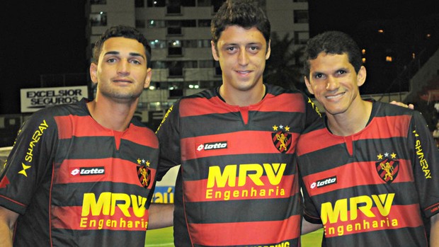 GIlberto - Felipe Menezes - Magno Alves - Sport (Foto: Aldo Carneiro/Pernambuco Press)