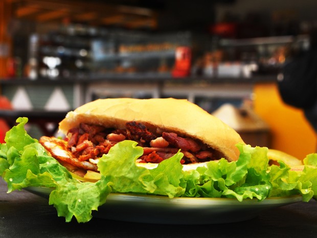 Pão com bacon é um dos lanches participantes (Foto: Antônio Almeida)