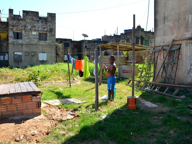 DPE-RO não recomenda que famílias continuem a residir nos prédios semi-construídos  (Foto: Angelina Ayres/ Rede Amazônica)