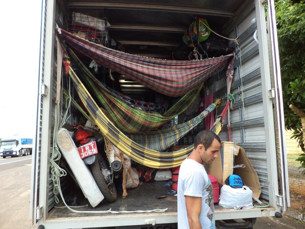 Caminhão foi parado em fiscalização na BR-153 (Foto: Divulgação/ Polícia Rodoviária Federal)